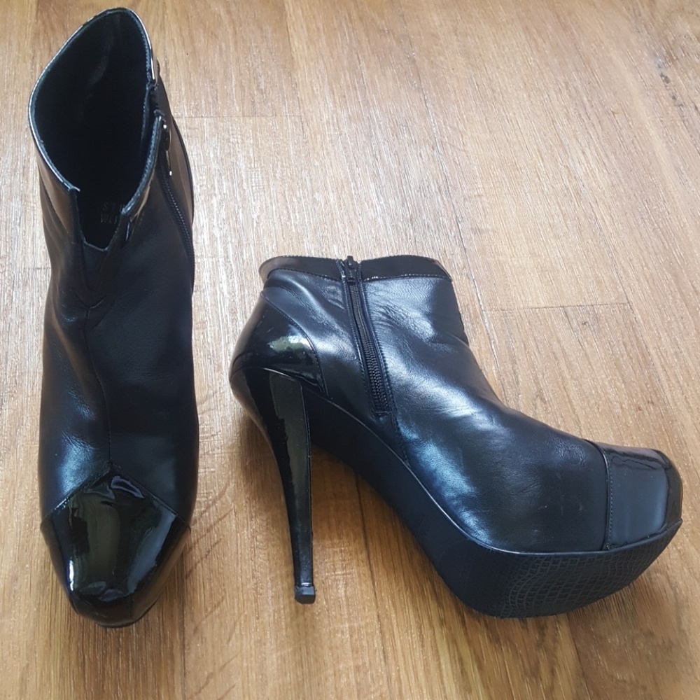 Stuart Weitzman Black Leather Patent Booties 8.5